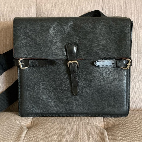 Mulholland Other - Mulholland Messenger Pebbled Leather Bag
